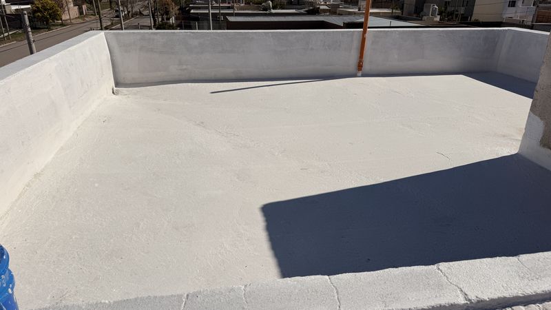 Terraza con membrana líquida y desagüe